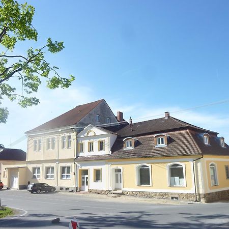 Guest House U Zlatého Jelena Žinkovy Esterno foto