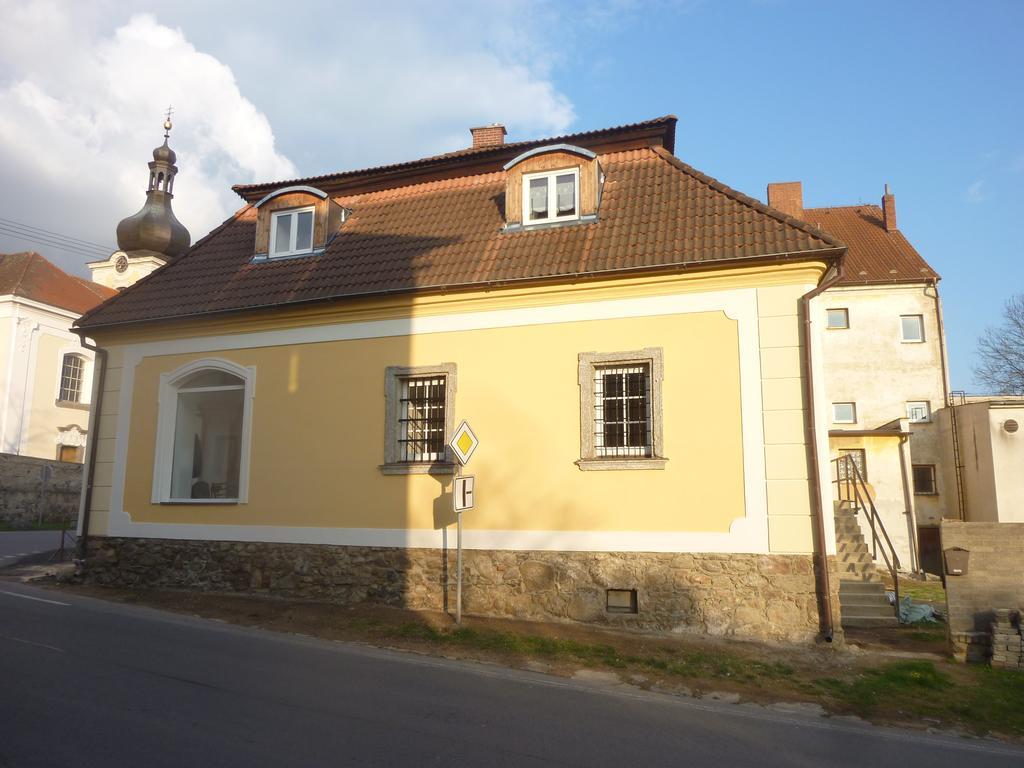 Guest House U Zlatého Jelena Žinkovy Esterno foto